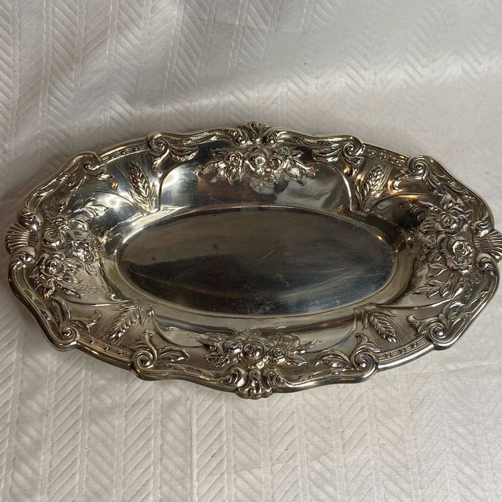 English Silver Mfg Corp #40 oval tray.